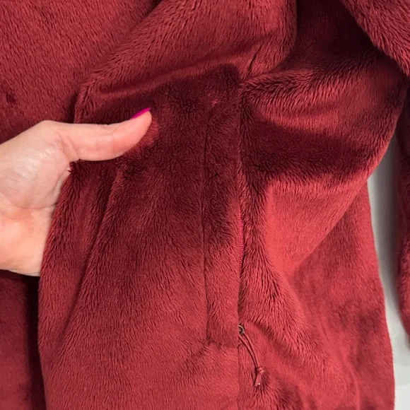 Women’s The Northface Osito Jacket - Picture 8 of 8